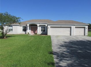 2202 Wooden Shoe Way, Plant City, FL 33567
