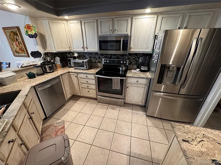 2486 S Scranton Way — Photo 15