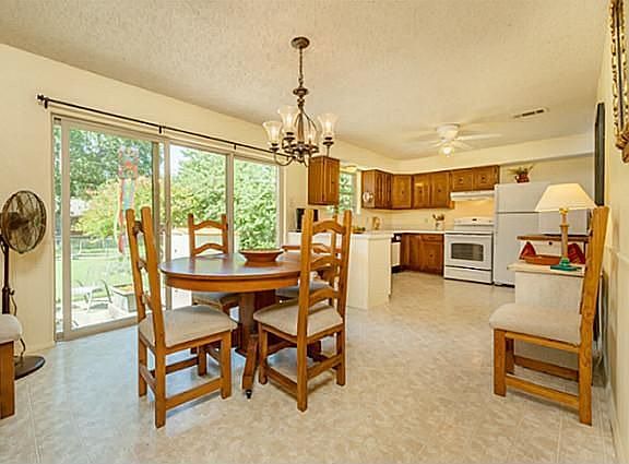 4th image of 1239 Delmont Dr