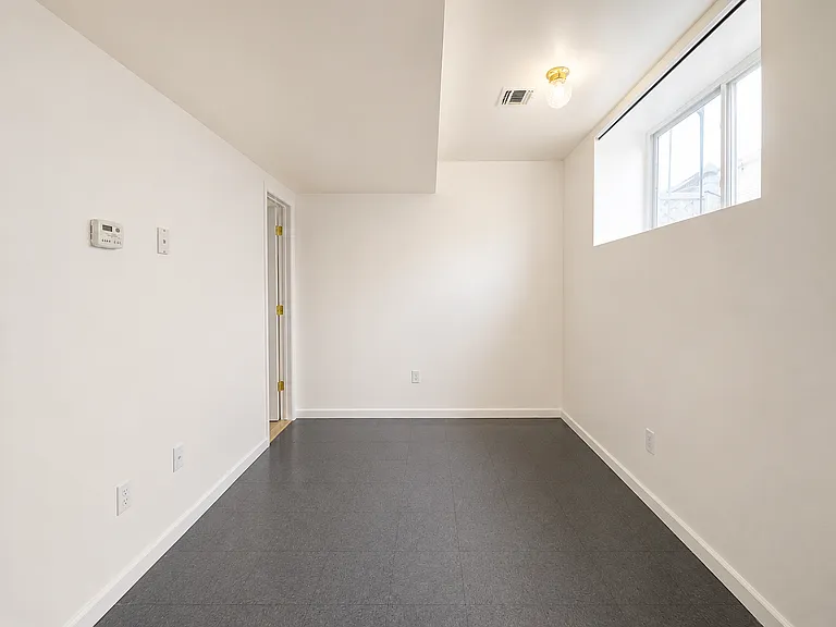 33 Riverside Ln #B — Photo 6