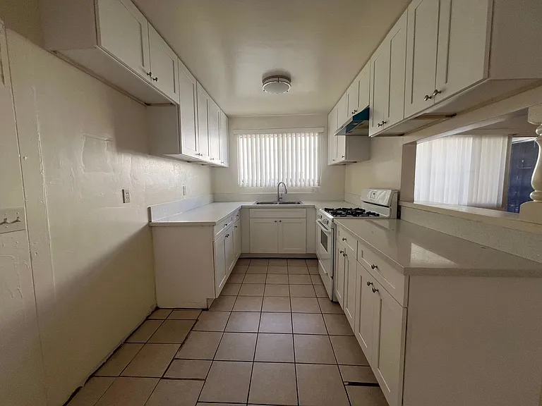 214 N Nicholson Ave — Photo 2