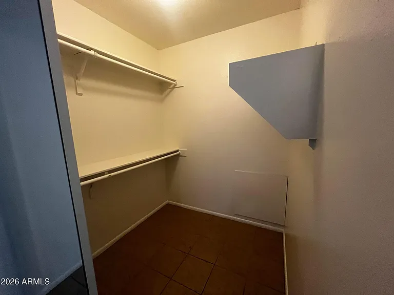 1550 W Knowles Ave — Photo 9