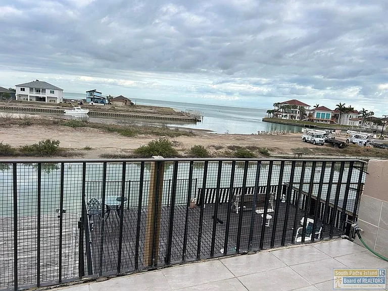 1342 Harbor Island Dr — Photo 42