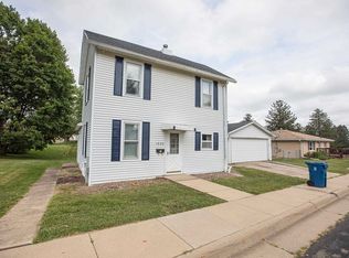 1820 19th St, Hazel Green, WI 53811
