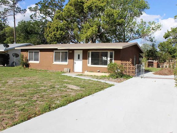 3rd image of 1512 Wildrose Ln