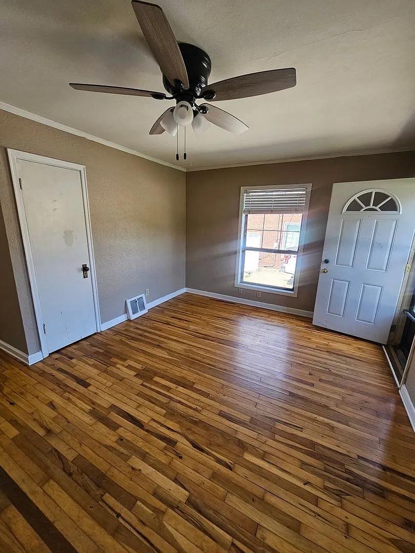 MW - 5824 Grand Ave — Photo 2