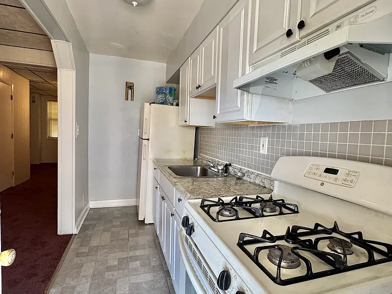 303 Allendale St — Photo 7