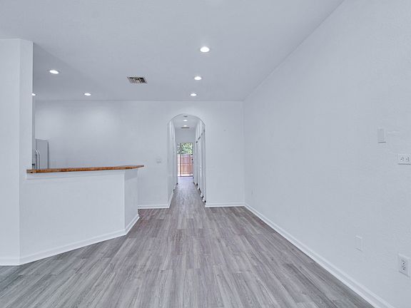 5th image of 5603 Polk St #A
