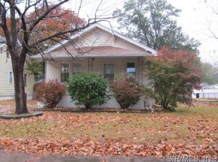 570 Hamilton Ave, Wood River, IL 62095