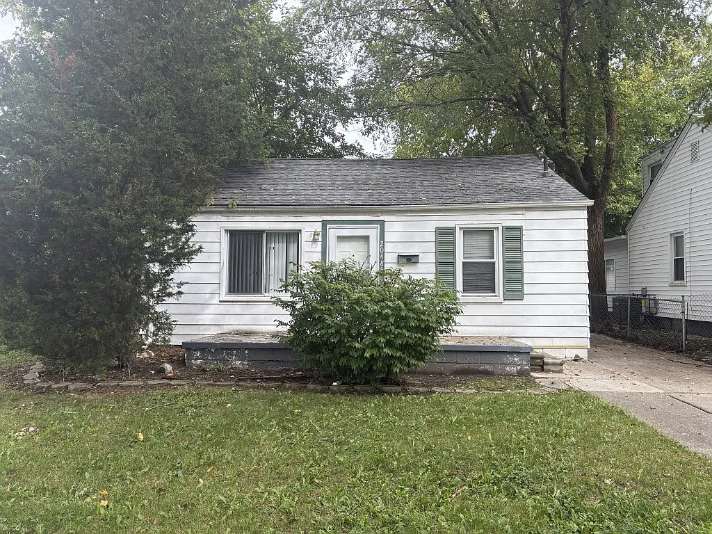 2 bed, 672 sqft, $900 — Photo 1