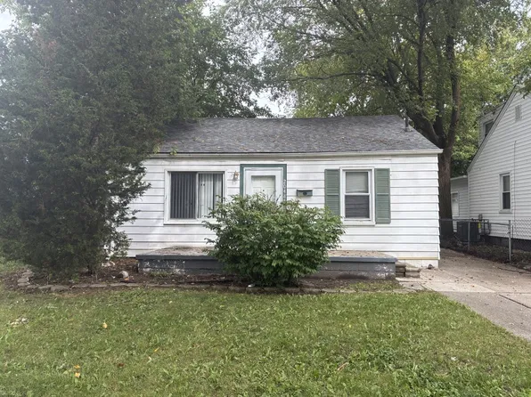 20485 Elkhart St, Harper Woods, MI 48225