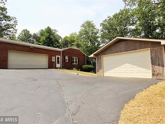 2nd image of 736 Hillcrest Dr