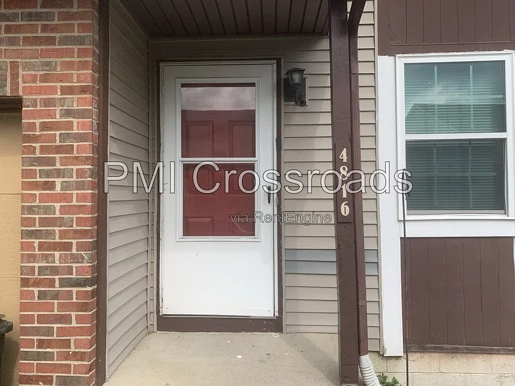 3 bed, 2.5 bath, 1344 sqft, $2,470 — Photo 2