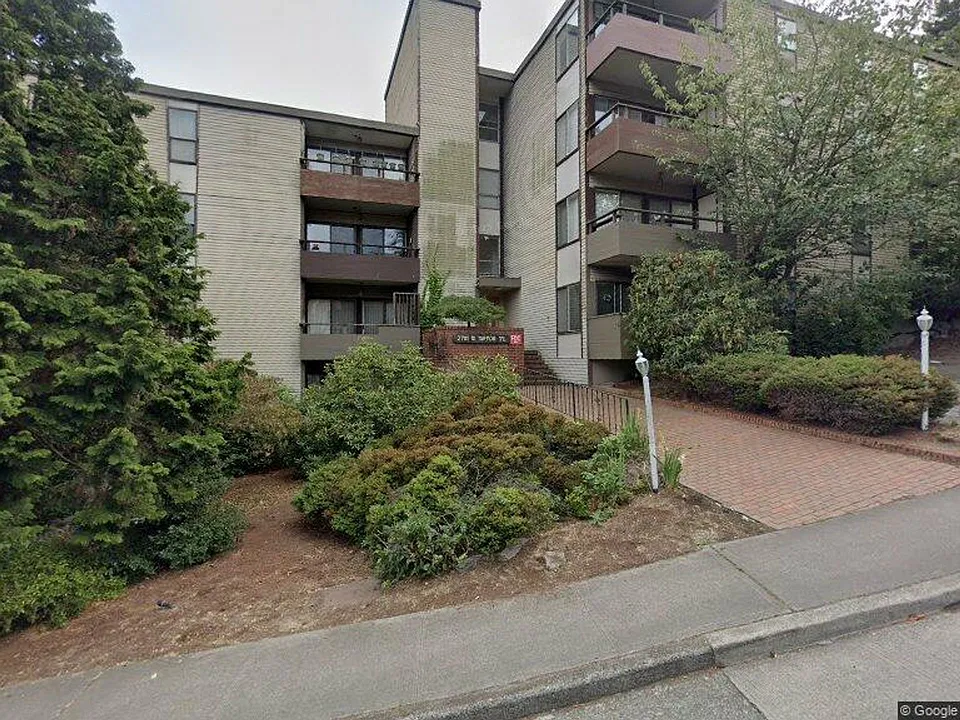 Magnolia Crestview | Classic Seattle Living at the Top of the Hill