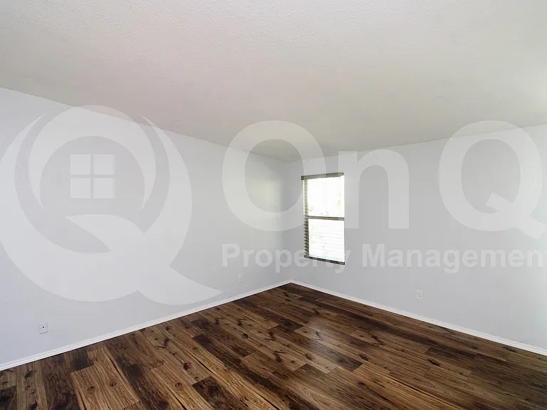 1931 N Camino Alicante — Photo 10