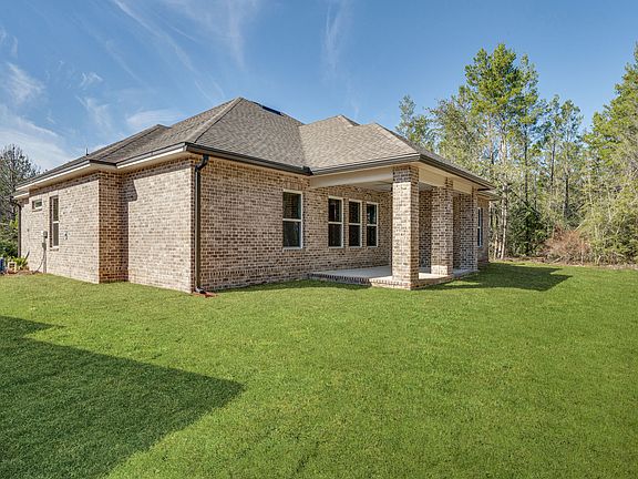 Representative Plan. Colors, finishes and upgrades may vary.