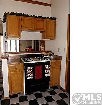 5th image of 11017 Rockdale St