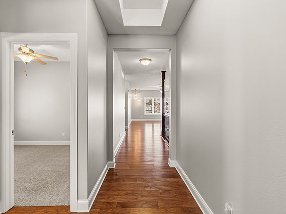 5th image of 3526 NE Renaissance Dr