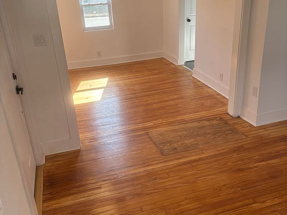 4th image of 276 Johnson St