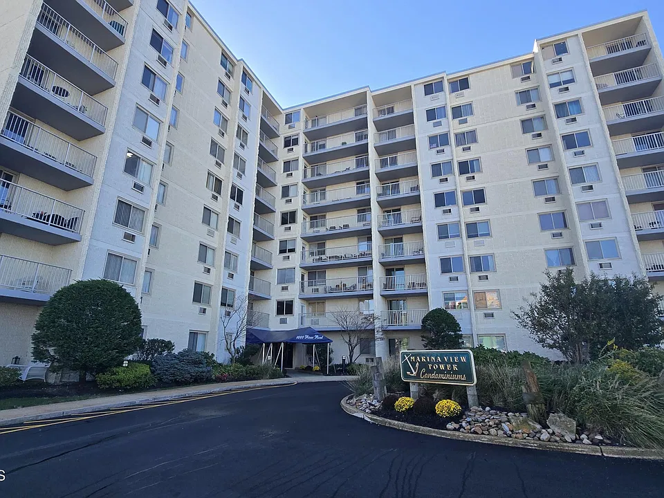 1000 River Rd #9J