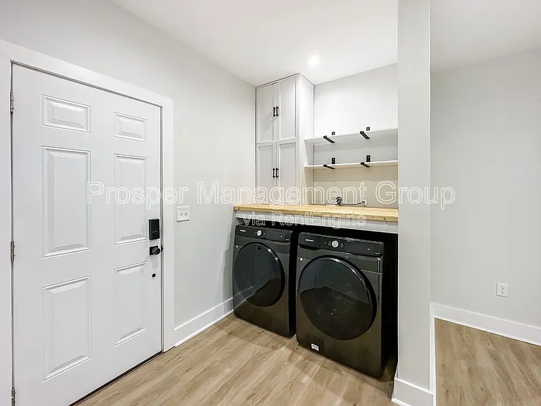 22 Nunan St #A — Photo 8