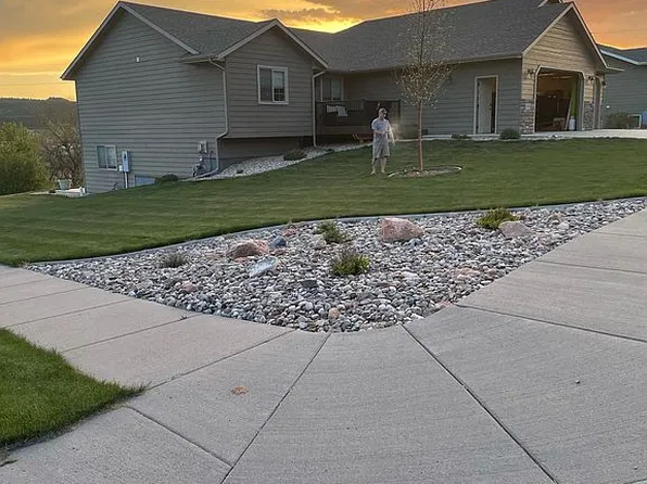 2381 Camaro Cir, Sturgis, SD 57785