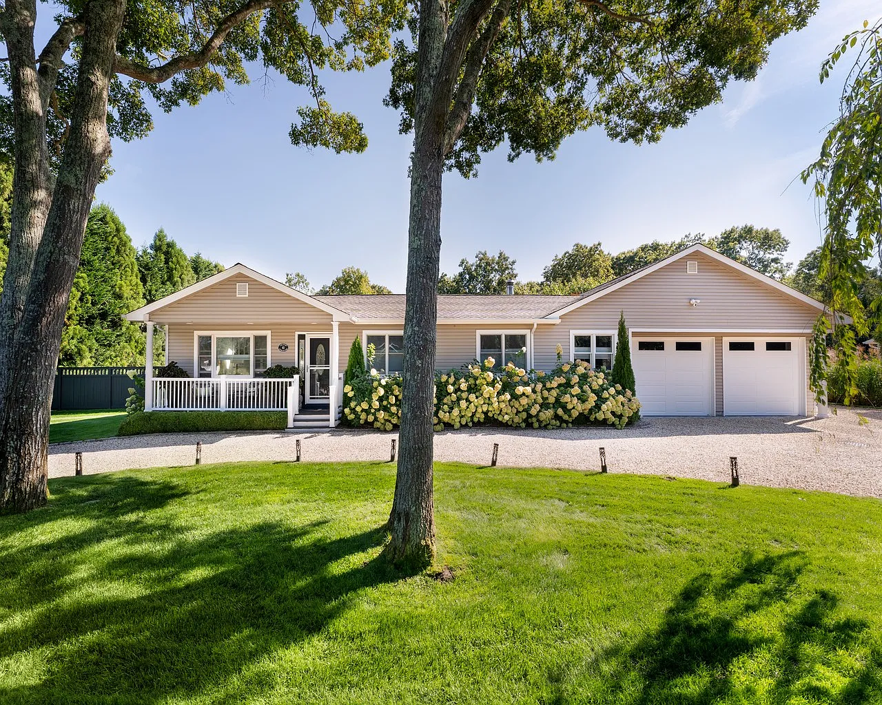 Spend Your Summer in the Hamptons — Photo 1