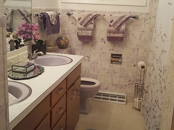 Main floor bathroom
