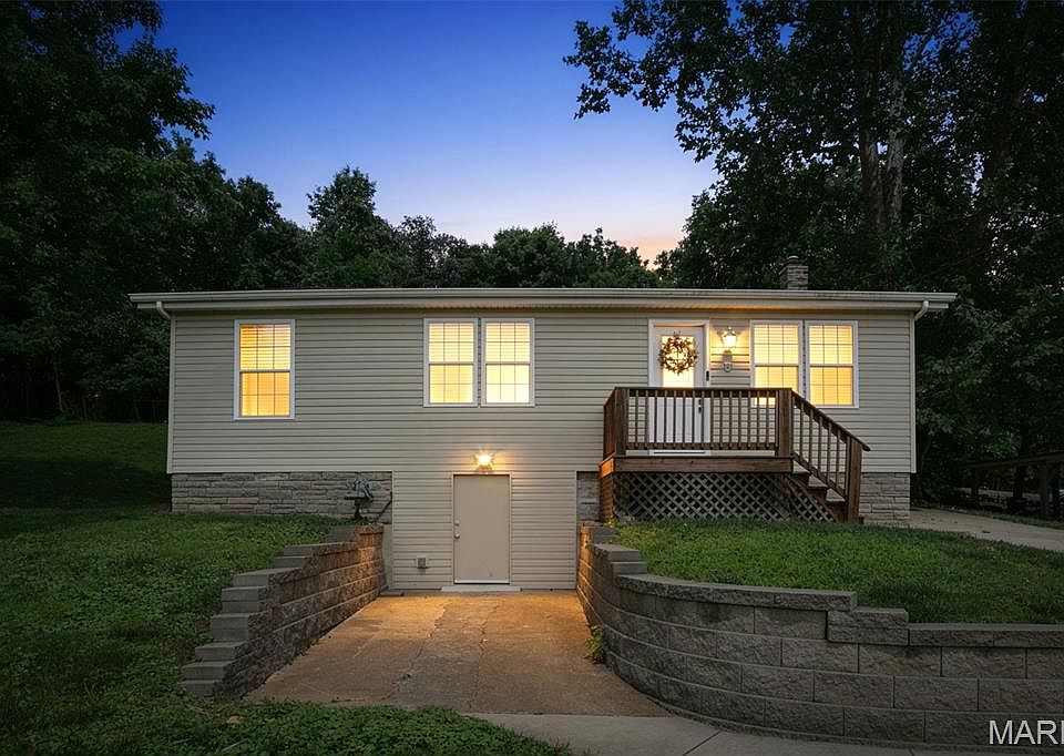 1st image of 810 Forest Ave
