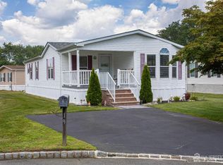 19 Sheryl Ct, Spotswood, NJ 08884