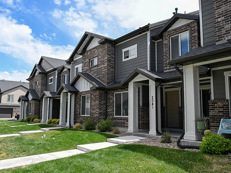 2041 N 380 E #1 — Photo 3