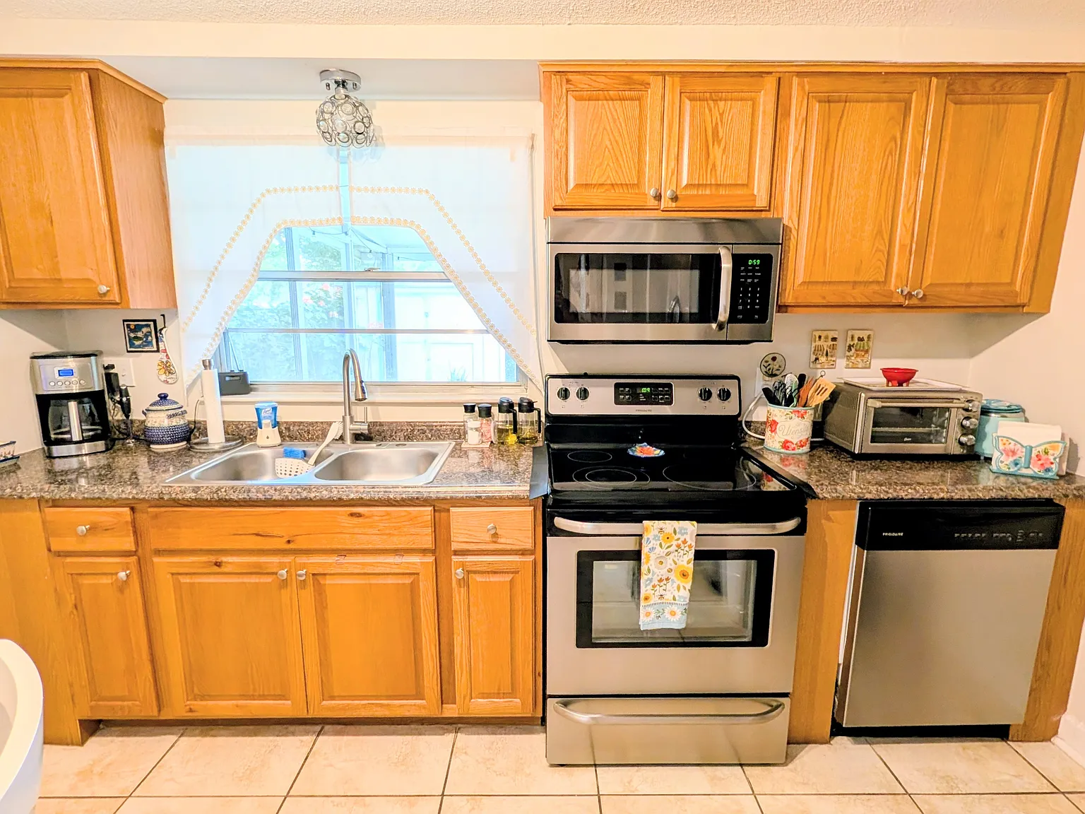 2 bed, 938 sqft, $1,575 — Photo 4
