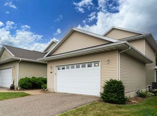 3844 Jay Ln, Waterloo, IA 50701