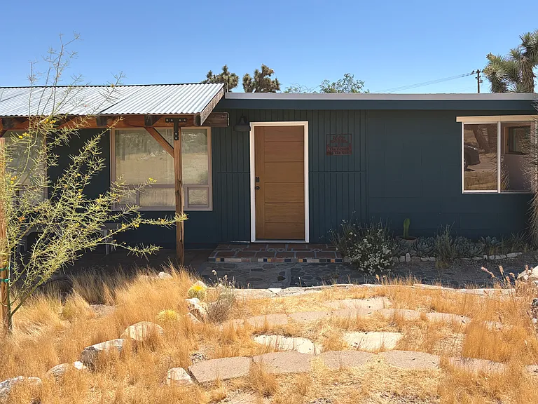 7986 Redden Ln — Photo 2