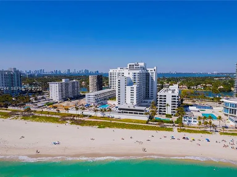 5401 Collins Ave #1013 — Photo 21