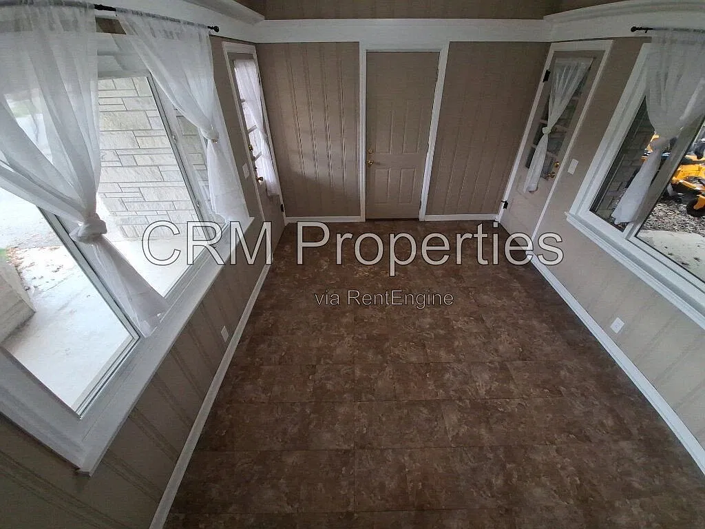 3 bed, 2.0 bath, 1542 sqft, $1,700 — Photo 3