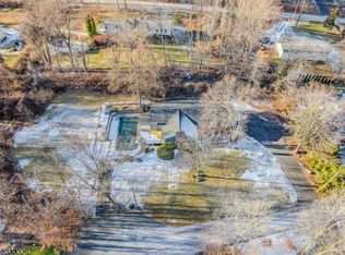 17 Richter St, Randolph, NJ 07869