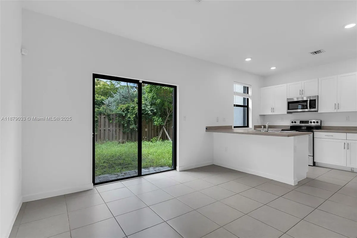 Building Photo - SW 134th Ct