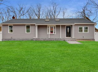 6 Madison Ave, Amityville, NY 11701