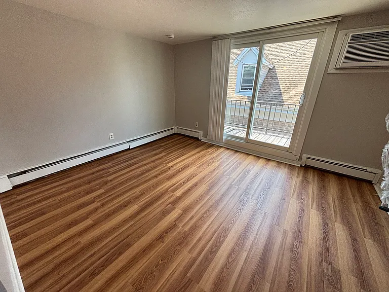 25 Hamilton Ave #14 — Photo 6
