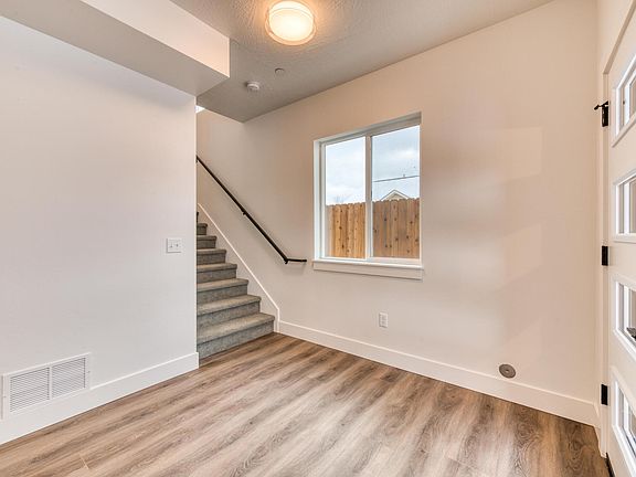 4th image of 2316 B Mary Jane Blvd