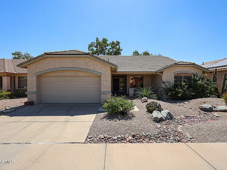 17859 W Club Vista Dr — Photo 1