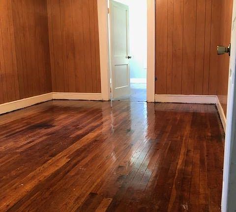 4th image of 207 Riverbend Dr