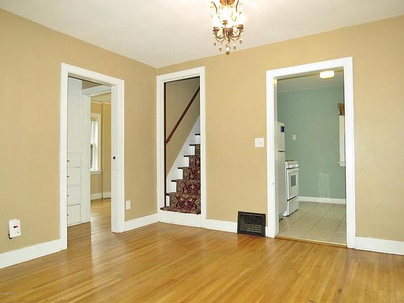 5th image of 219 Lincoln Ave S
