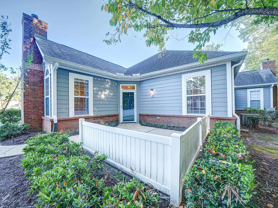 1st image of 1131 Oak Heights Ln #116