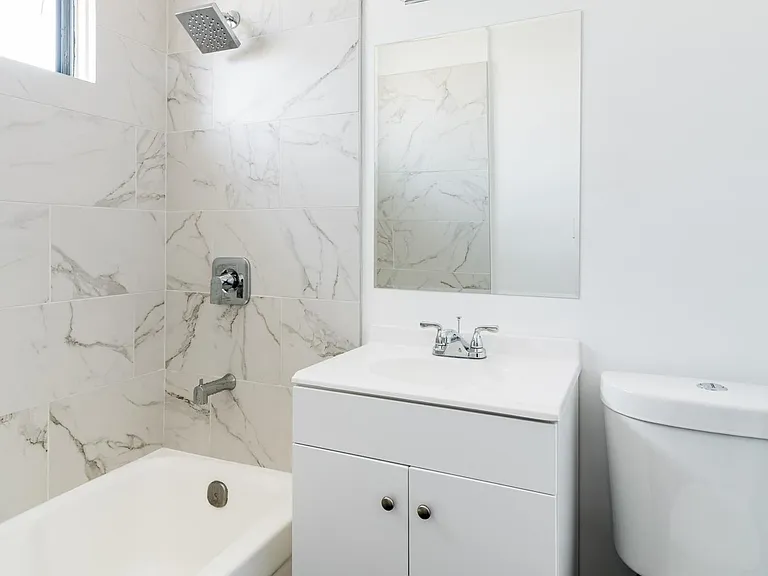 502 S Myers St #4 — Photo 5