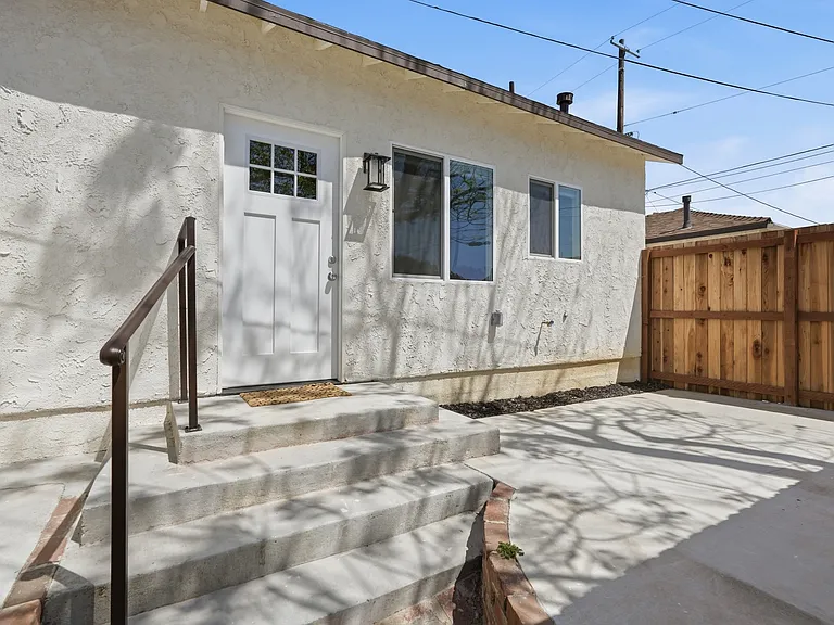 8155 Genesta Ave — Photo 2