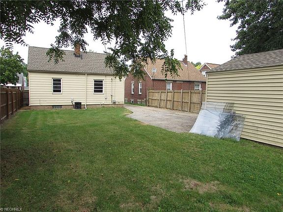 5th image of 13121 Highlandview Ave