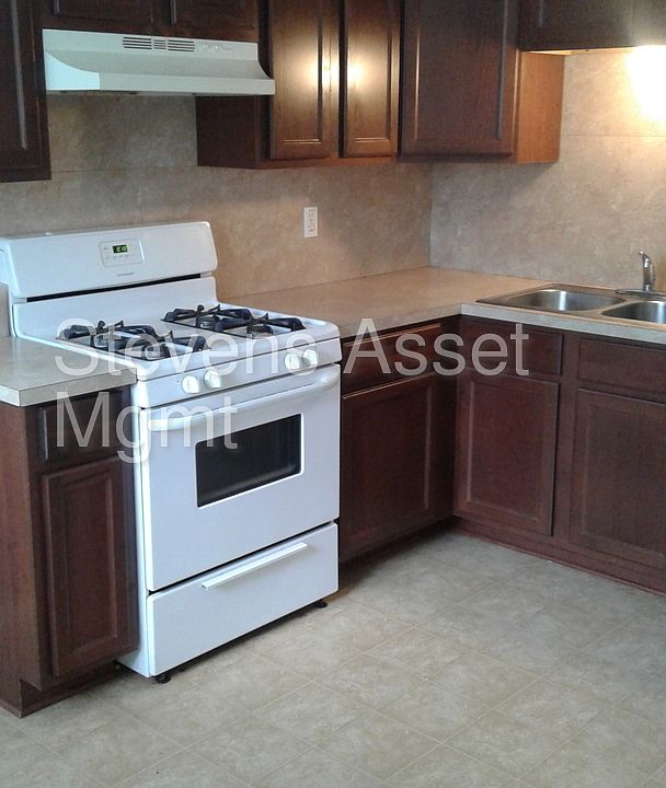 2nd image of 1227 Elsa Jane St