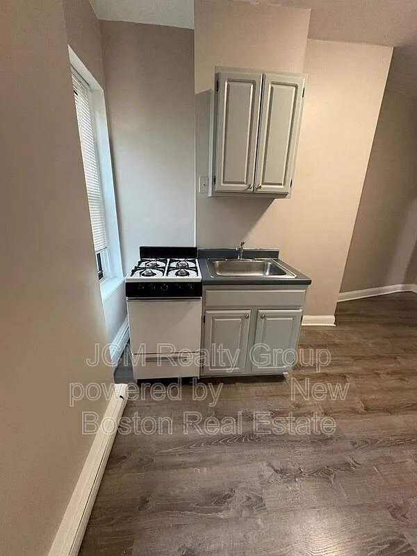 Studio, 1.0 bath, 400 sqft, $880 — Photo 1